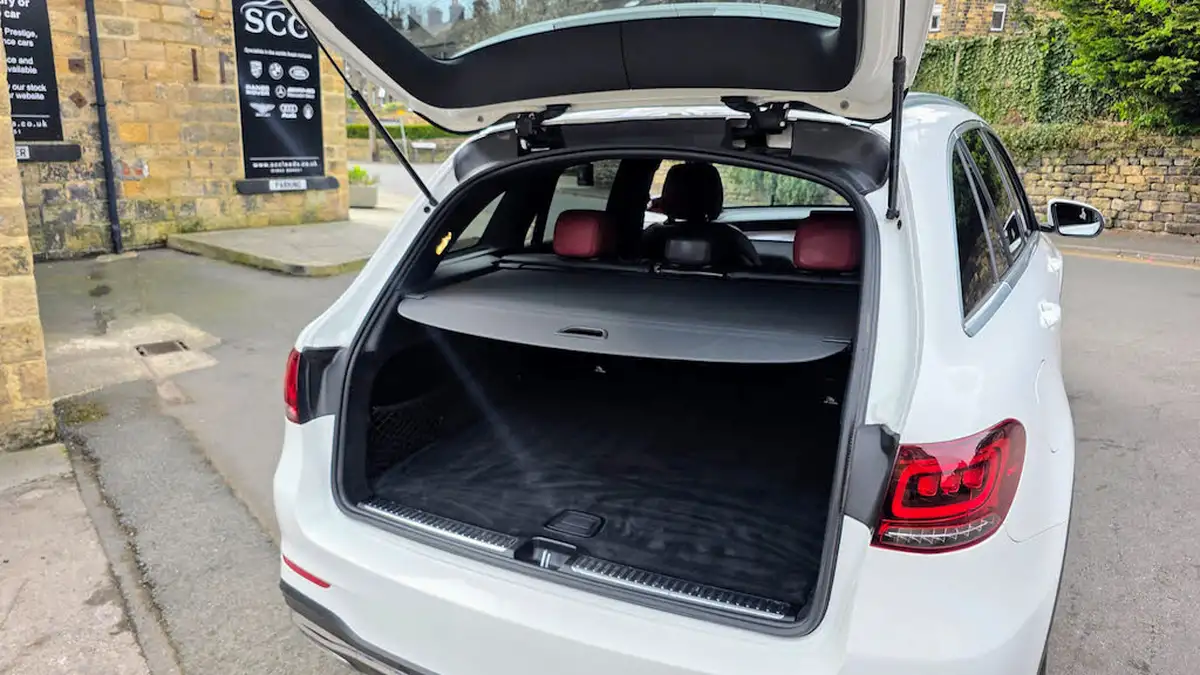 2020-mercedes-benz-glc-class-20d-glc220d-amg-line-premium-station-wagon-5d-big-36