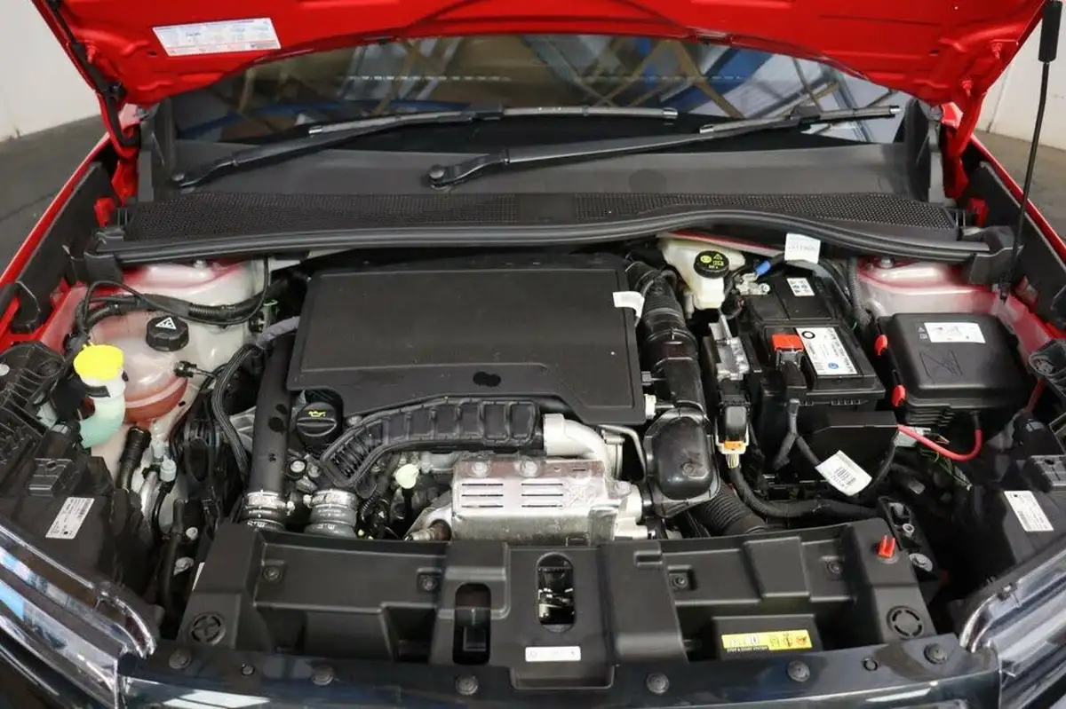 2024-jeep-avenger-12-gse-altitude-big-19