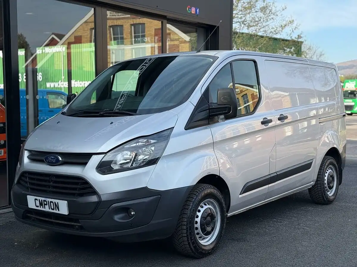 2017-ford-transit-custom-20tdci-310-l1h1-105pseu6-panel-van-big-1