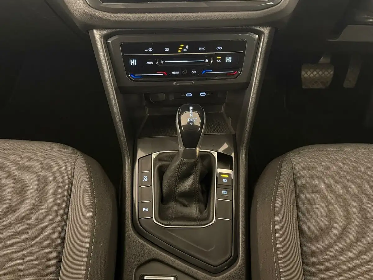 2021-volkswagen-tiguan-15-tsi-life-150ps-dsg-big-12