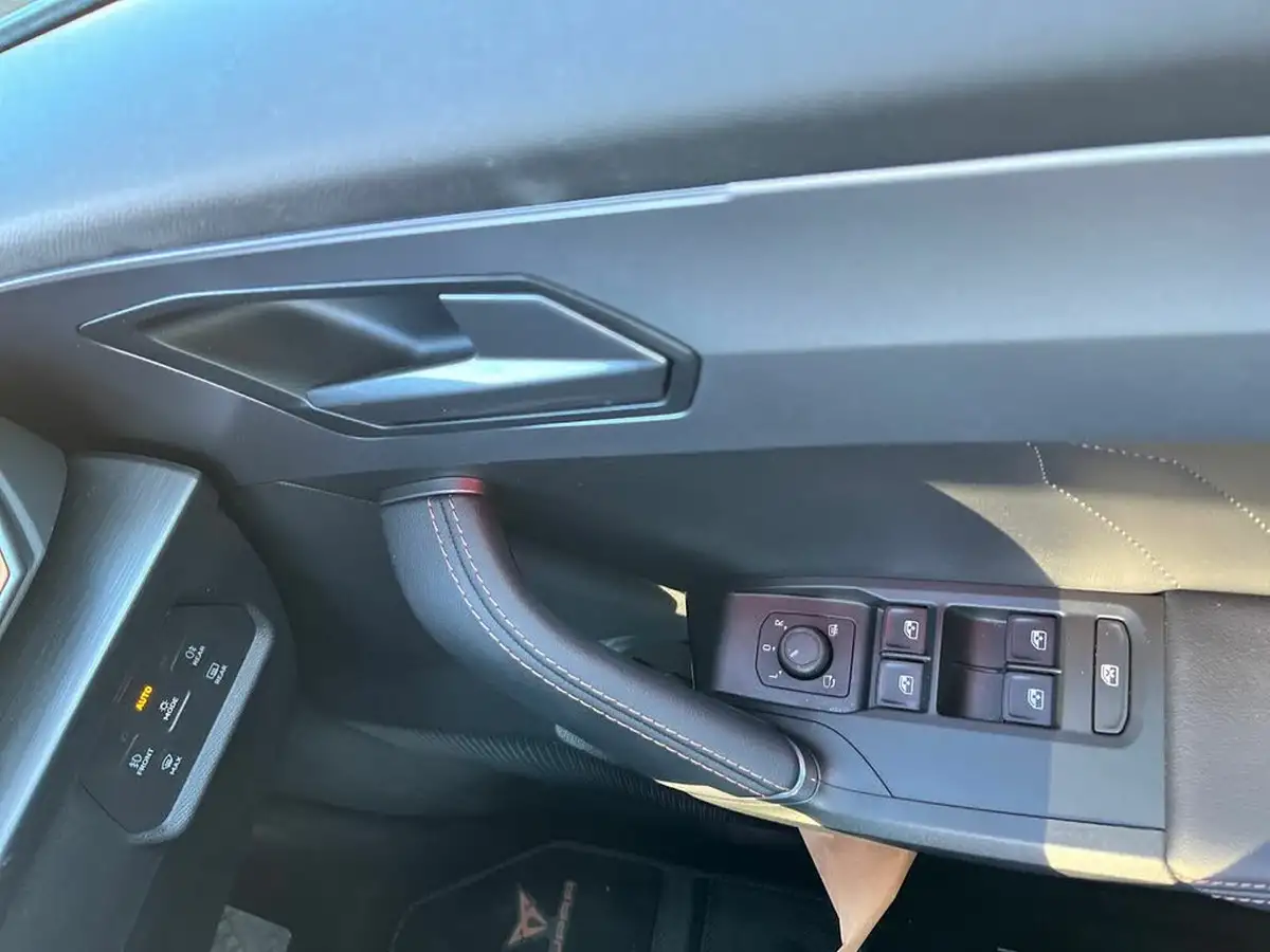 2024-cupra-formentor-14-e-hybrid-v1-big-18