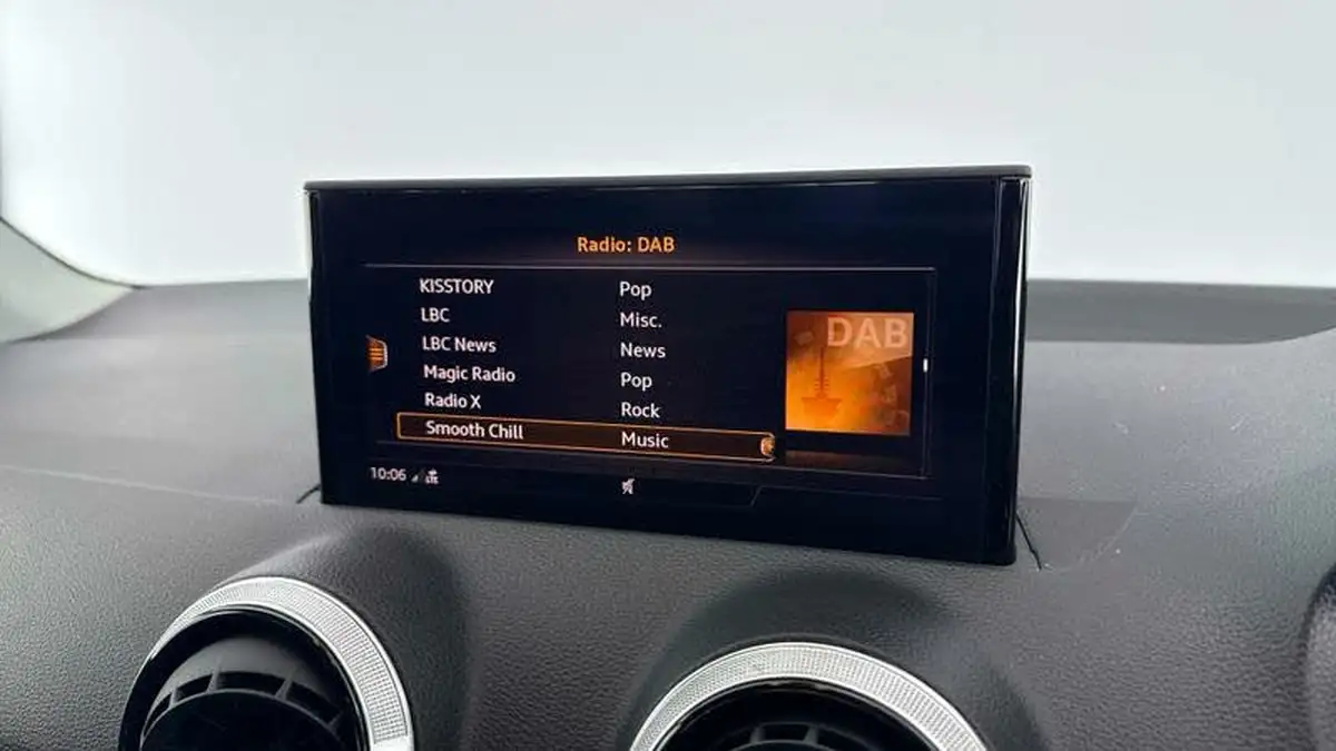 2022-audi-q2-10-30-tfsi-sport-big-15