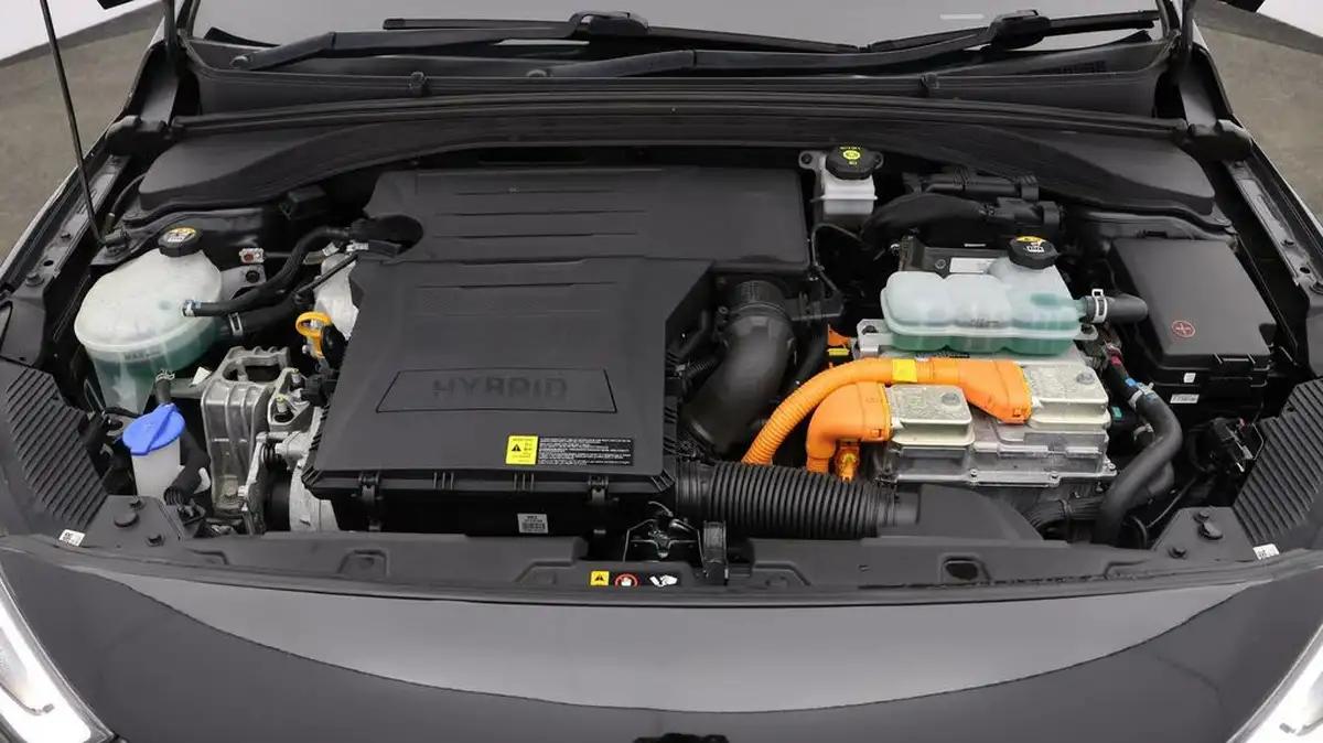 2019-hyundai-ioniq-16-gdi-premium-se-hybrid-big-18