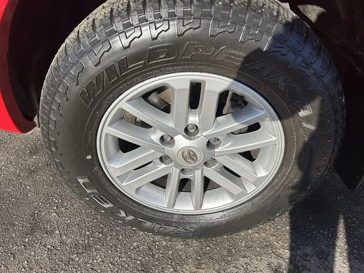 2016-toyota-hi-lux-30td-invincible-auto-big-16