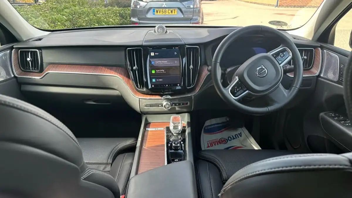2024-volvo-xc60-20-b5-ultimate-big-19