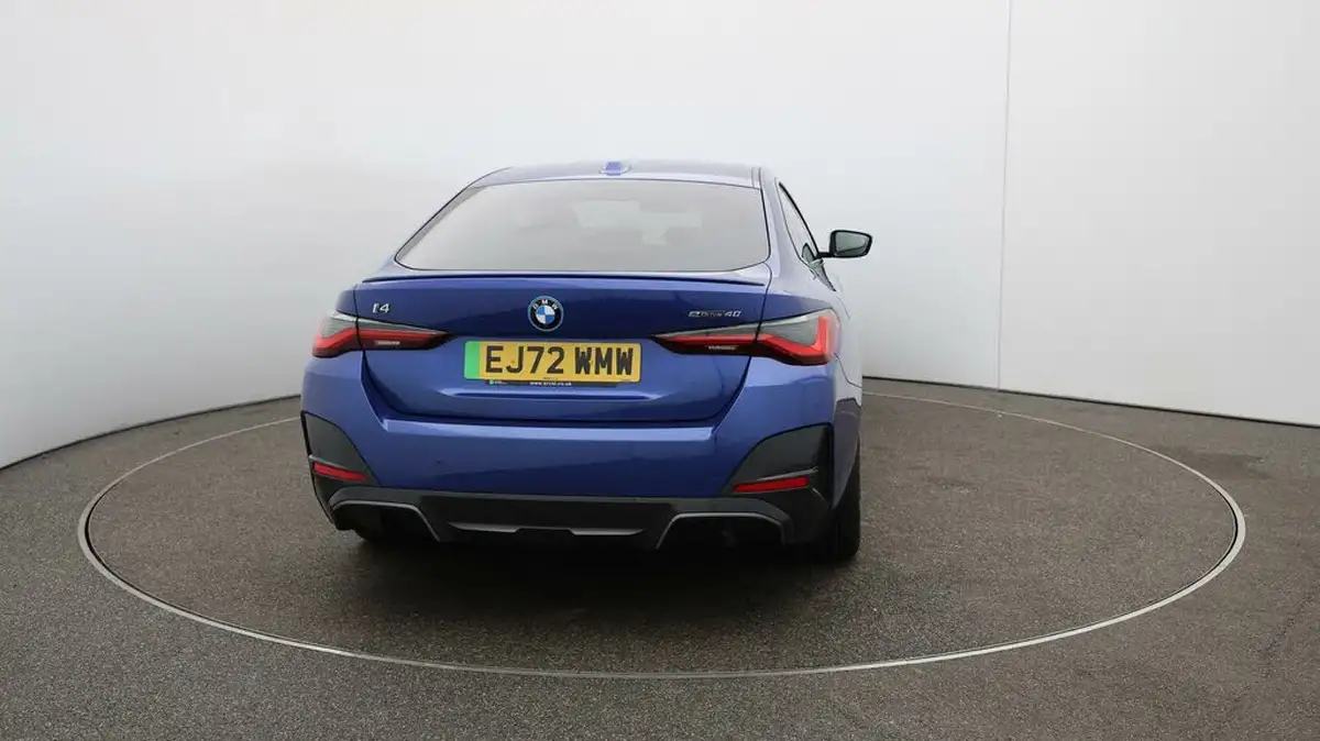 2022-bmw-i4-e-edrive40-m-sport-big-51