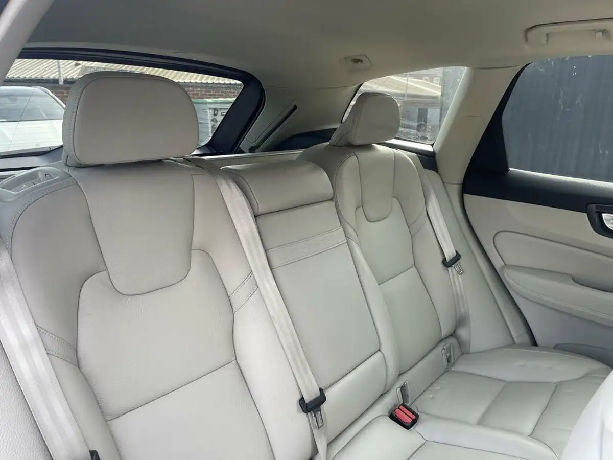 2019-volvo-xc60-20td-b4-momentum-big-10