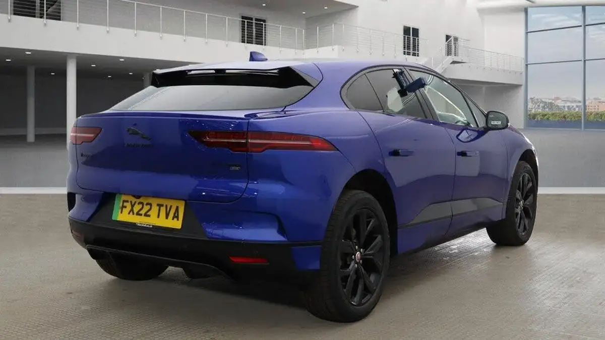 2022-jaguar-i-pace-ev400-hse-black-big-3