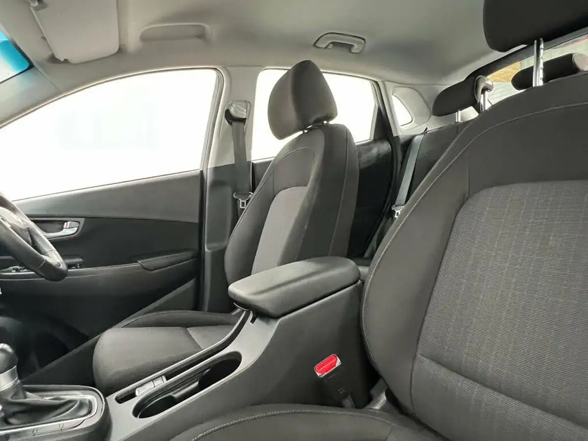 2022-hyundai-kona-16-gdi-se-connect-big-12