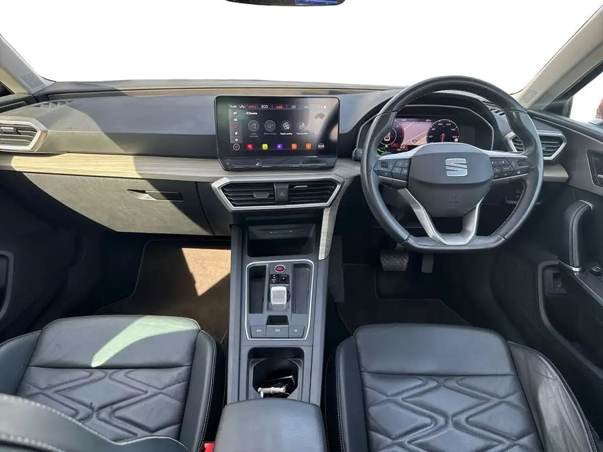 2021-seat-leon-14-e-hybrid-xcellence-lux-hatchback-big-5