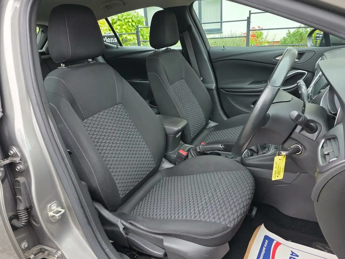 2016-vauxhall-astra-16cdti-tech-line-110ps-hatchback-big-22