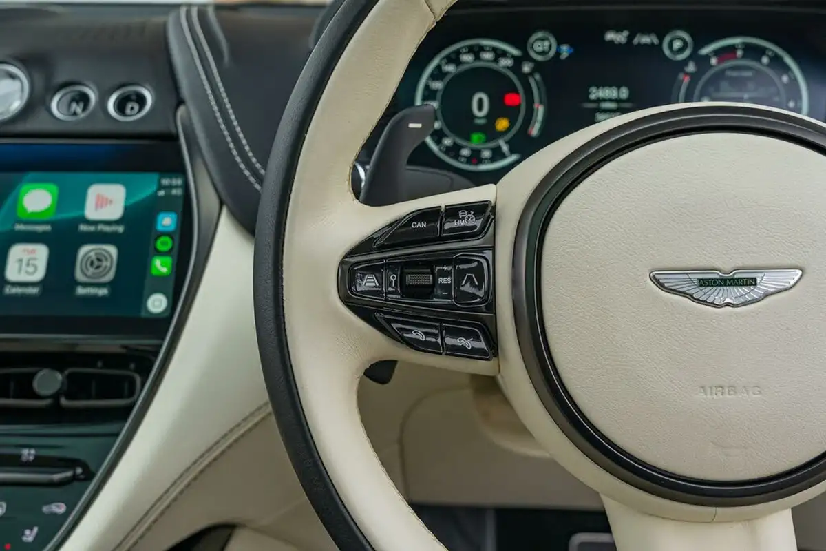 2020-aston-martin-dbx-40-v8-big-45