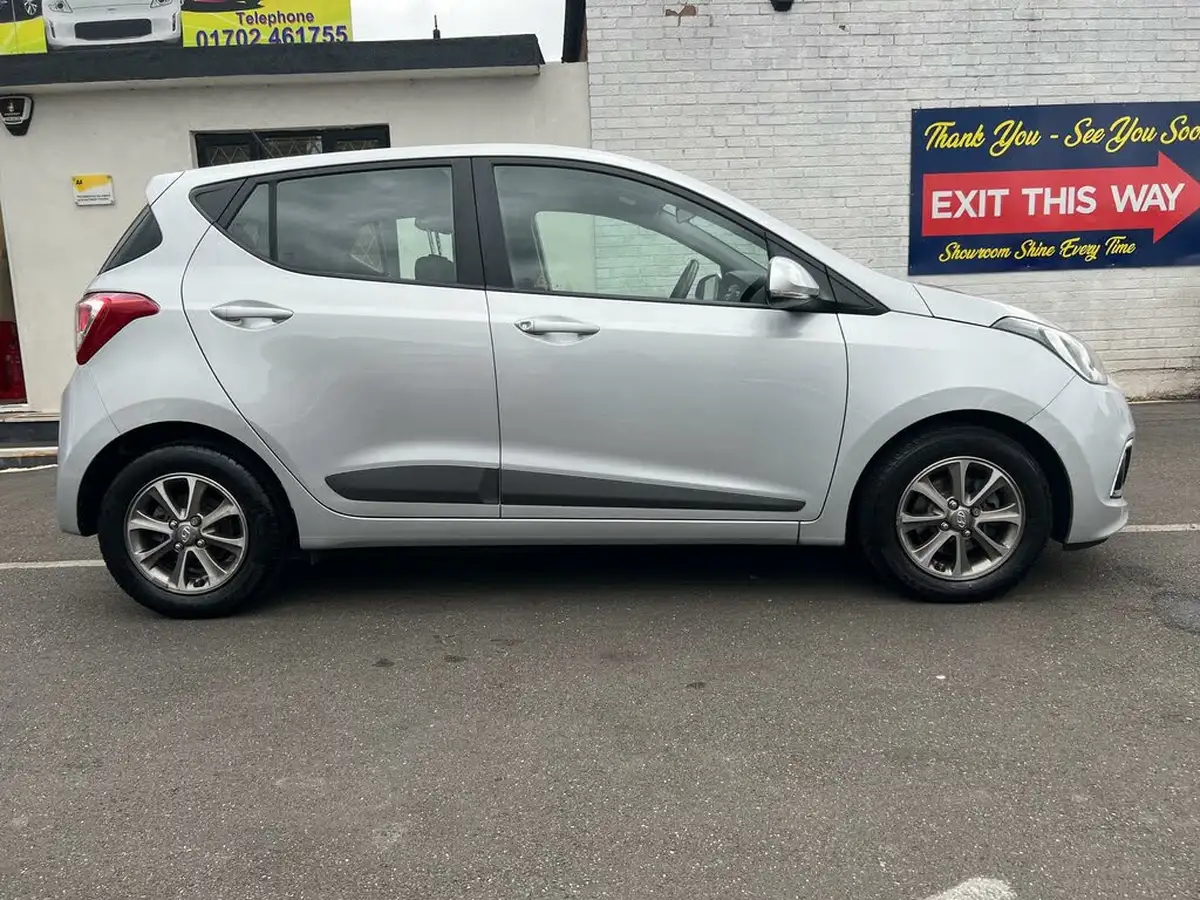 2014-hyundai-i10-10-premium-big-6
