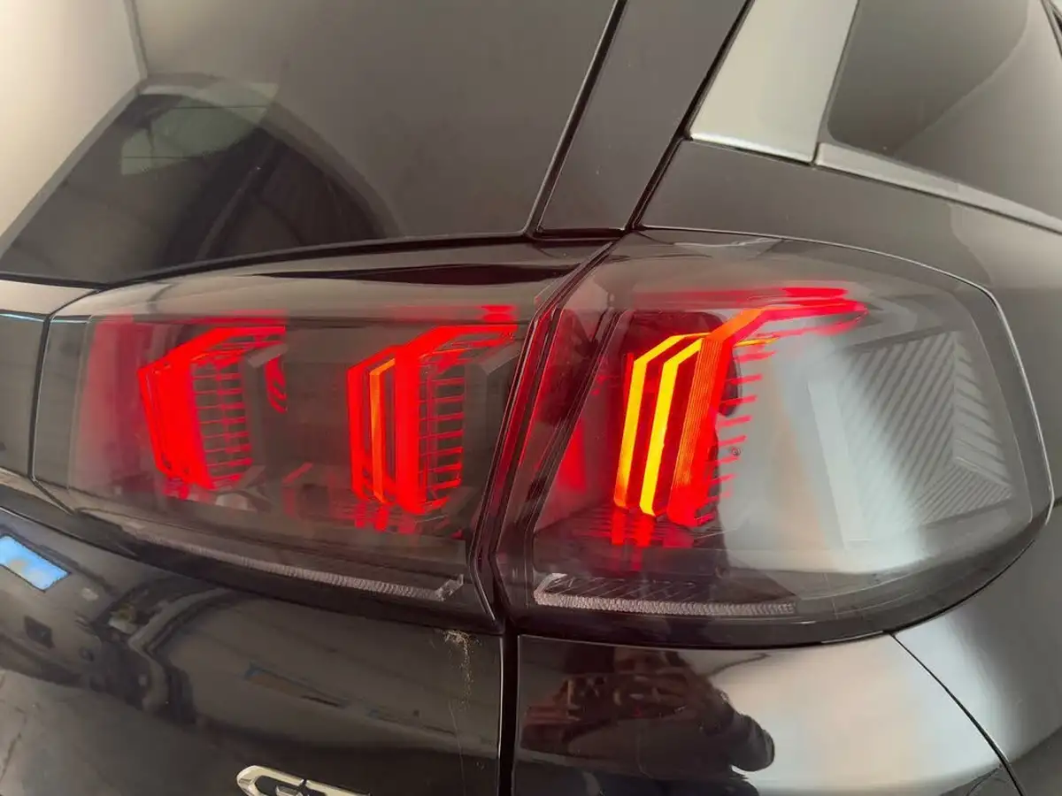 2021-peugeot-5008-suv-12-puretech-gt-premium-big-32