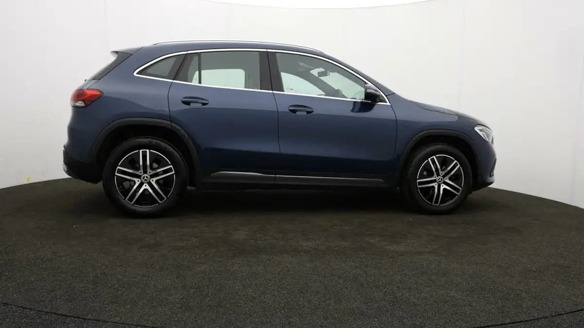 2023-mercedes-benz-gla-class-13-gla-200-sport-executive-station-wagon-big-32