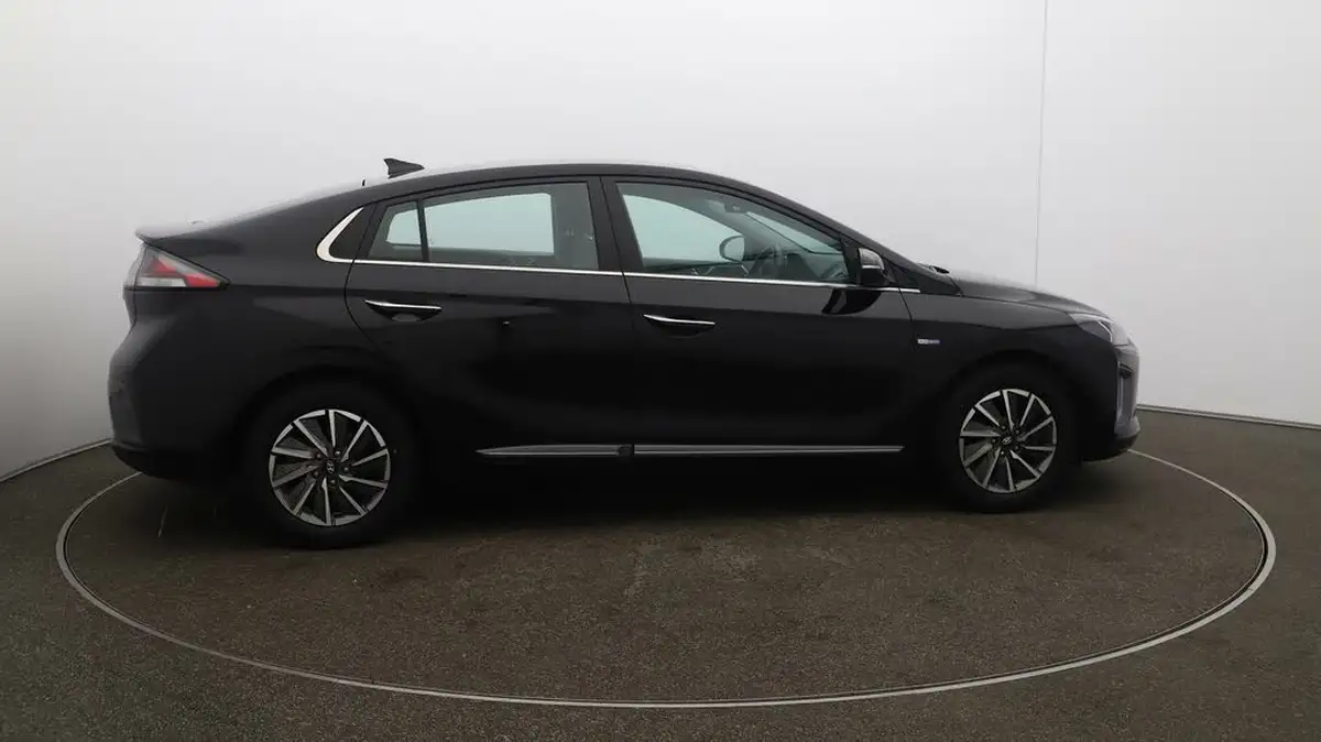 2022-hyundai-ioniq-e-premium-electric-big-45