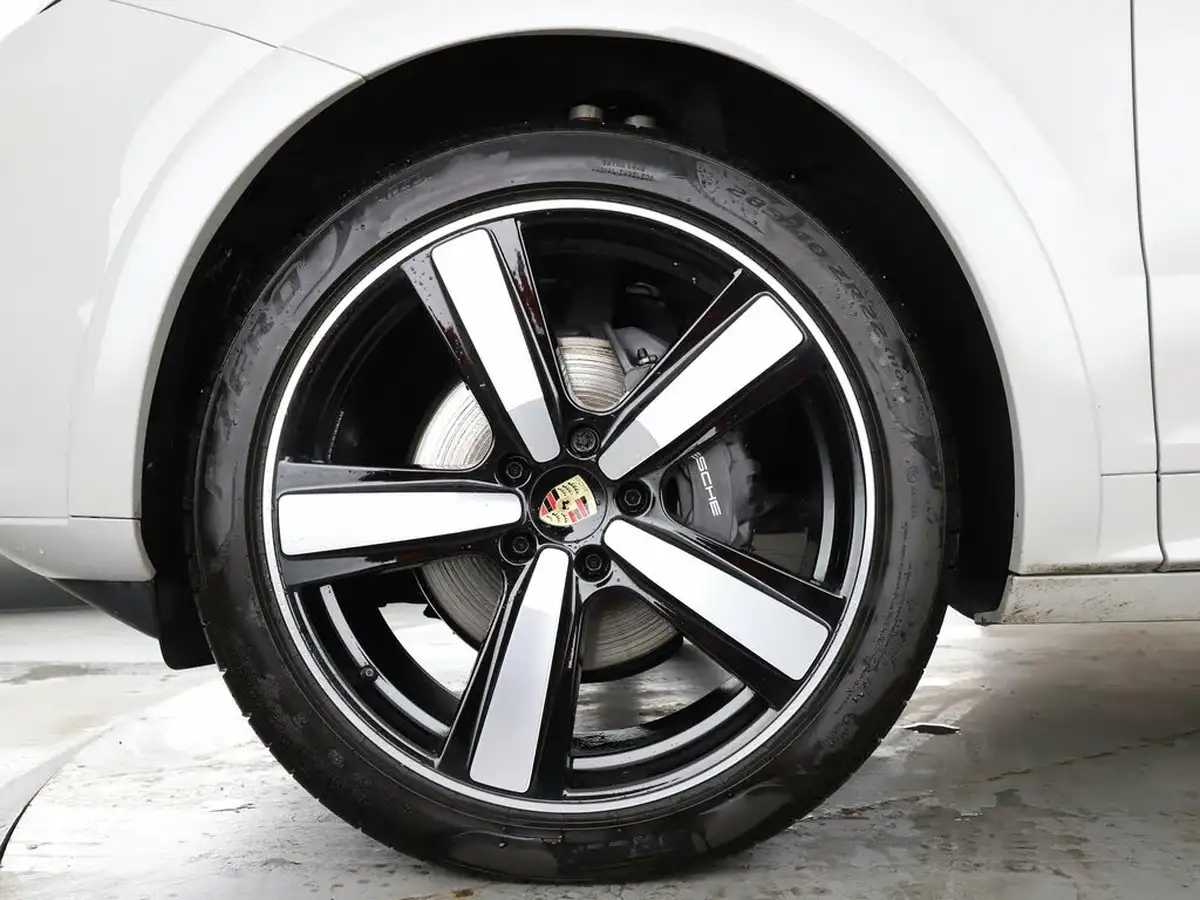 2024-porsche-cayenne-30-v6-353ps-station-wagon-big-3