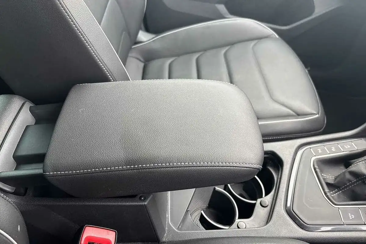 2022-volkswagen-tiguan-15-tsi-r-line-big-26