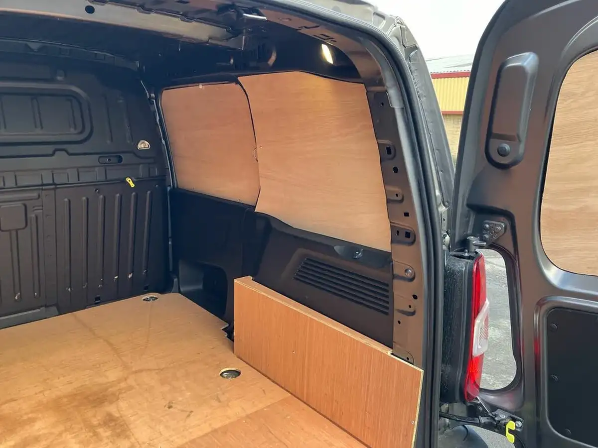 2024-citroen-berlingo-big-21