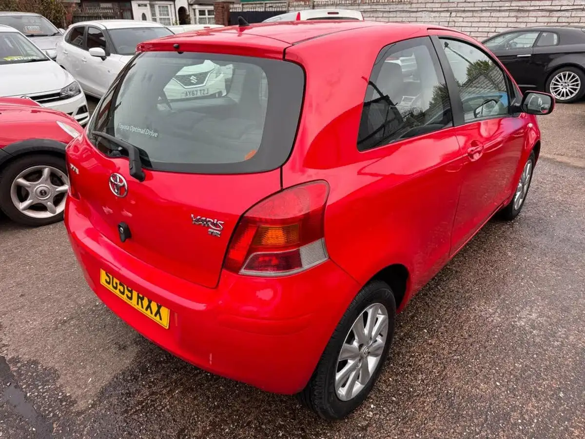 2009-toyota-yaris-133-tr-3d-mmt-big-2