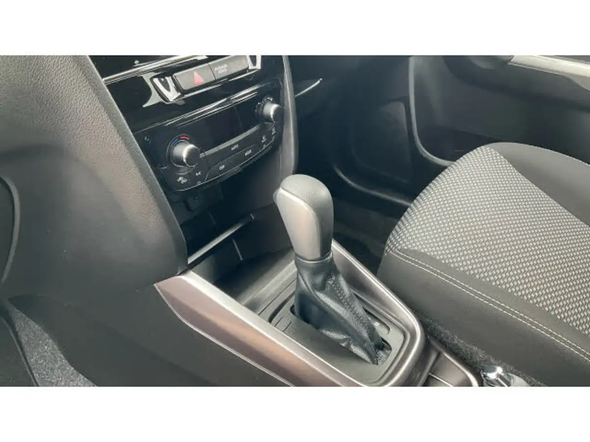 2020-suzuki-vitara-14-boosterjet-sz-t-140ps-auto-big-12