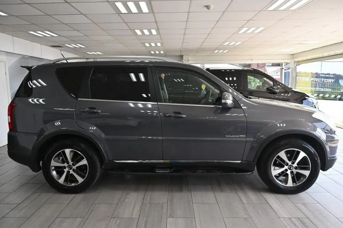 2017-kgm-ssangyong-rexton-w-22td-elx-big-2