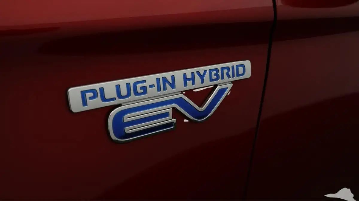 2020-mitsubishi-outlander-24-exceed-phev-big-20