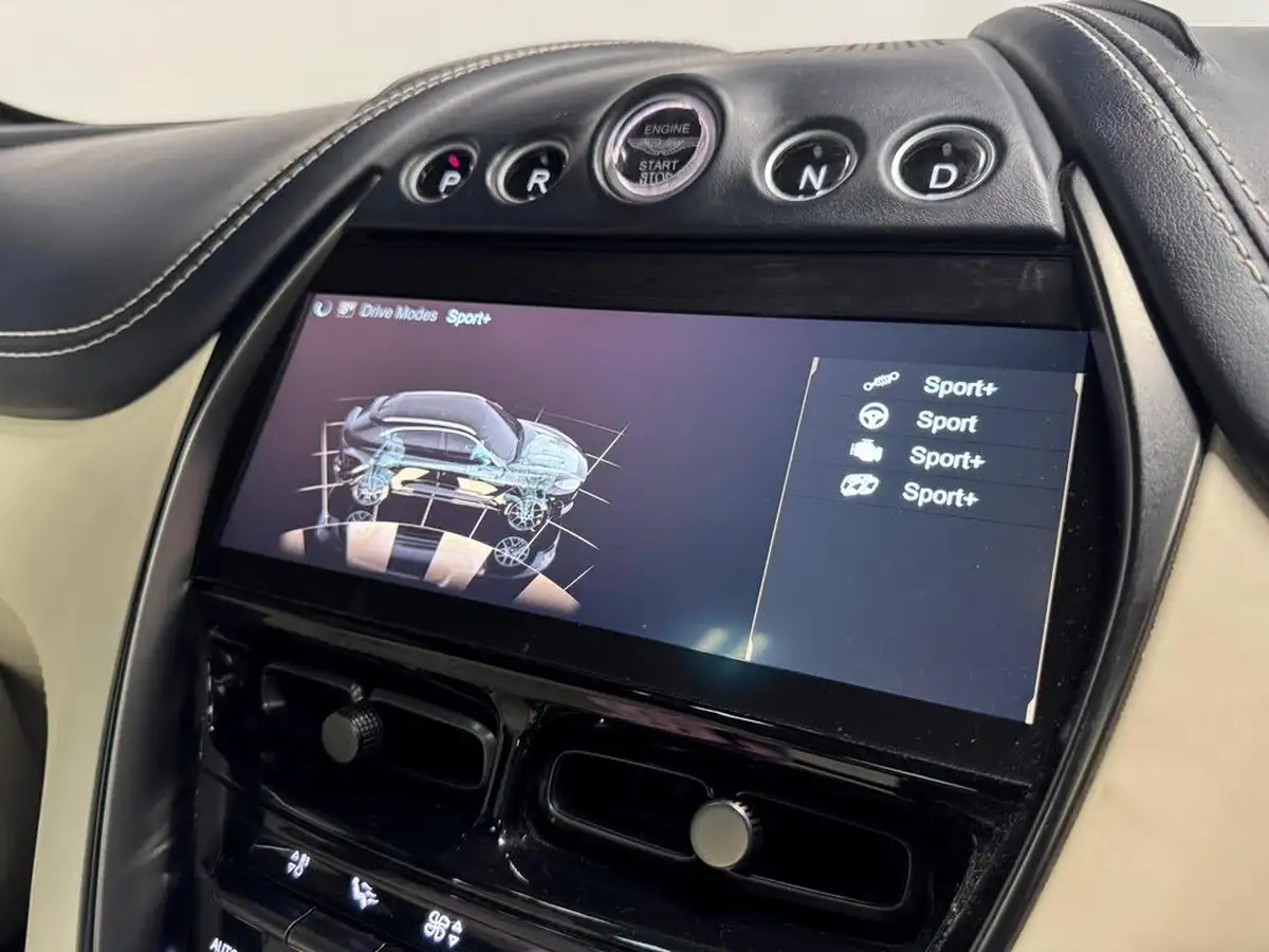 2021-aston-martin-dbx-40-v8-big-57