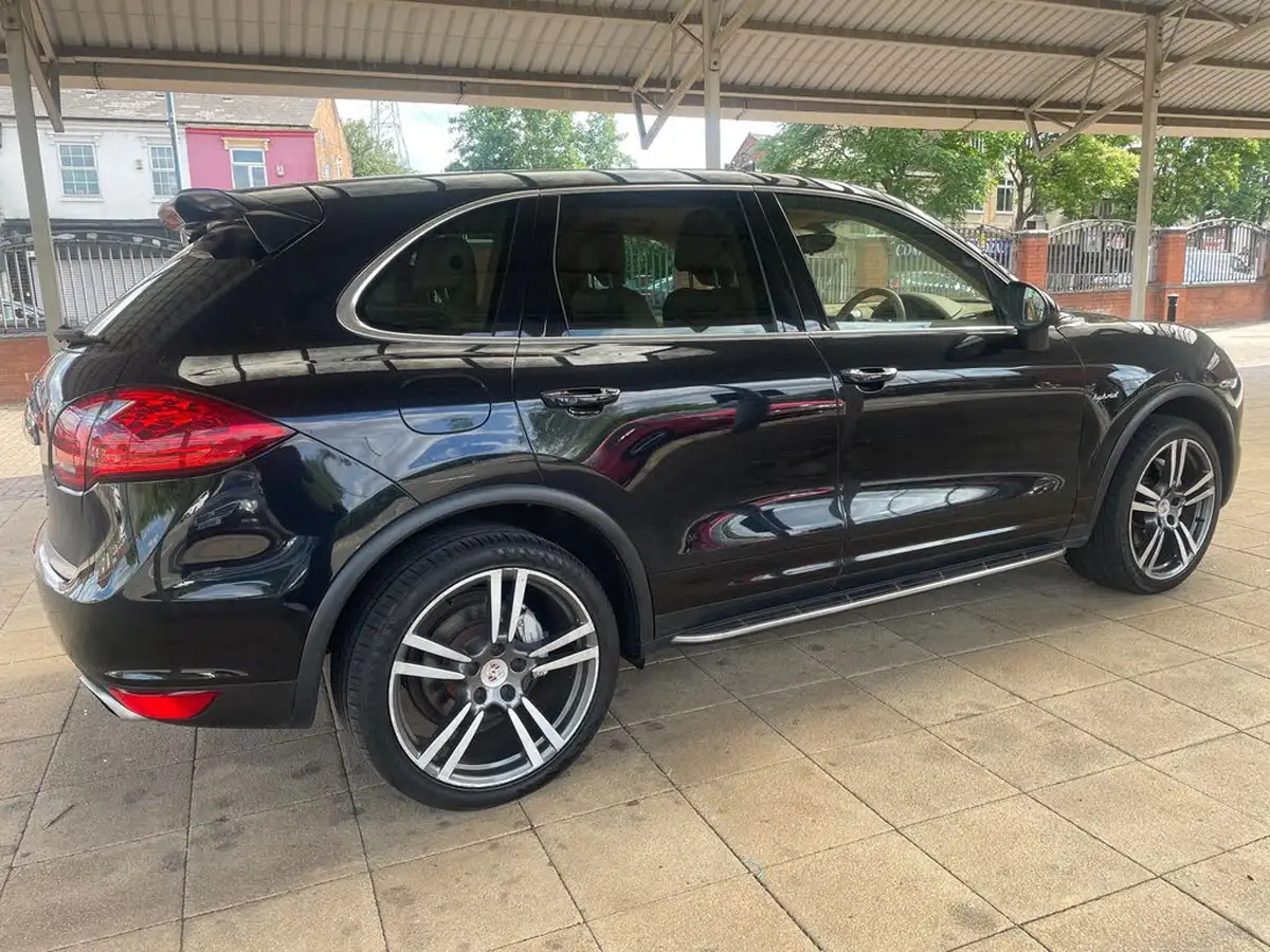 2012-porsche-cayenne-30-s-big-18