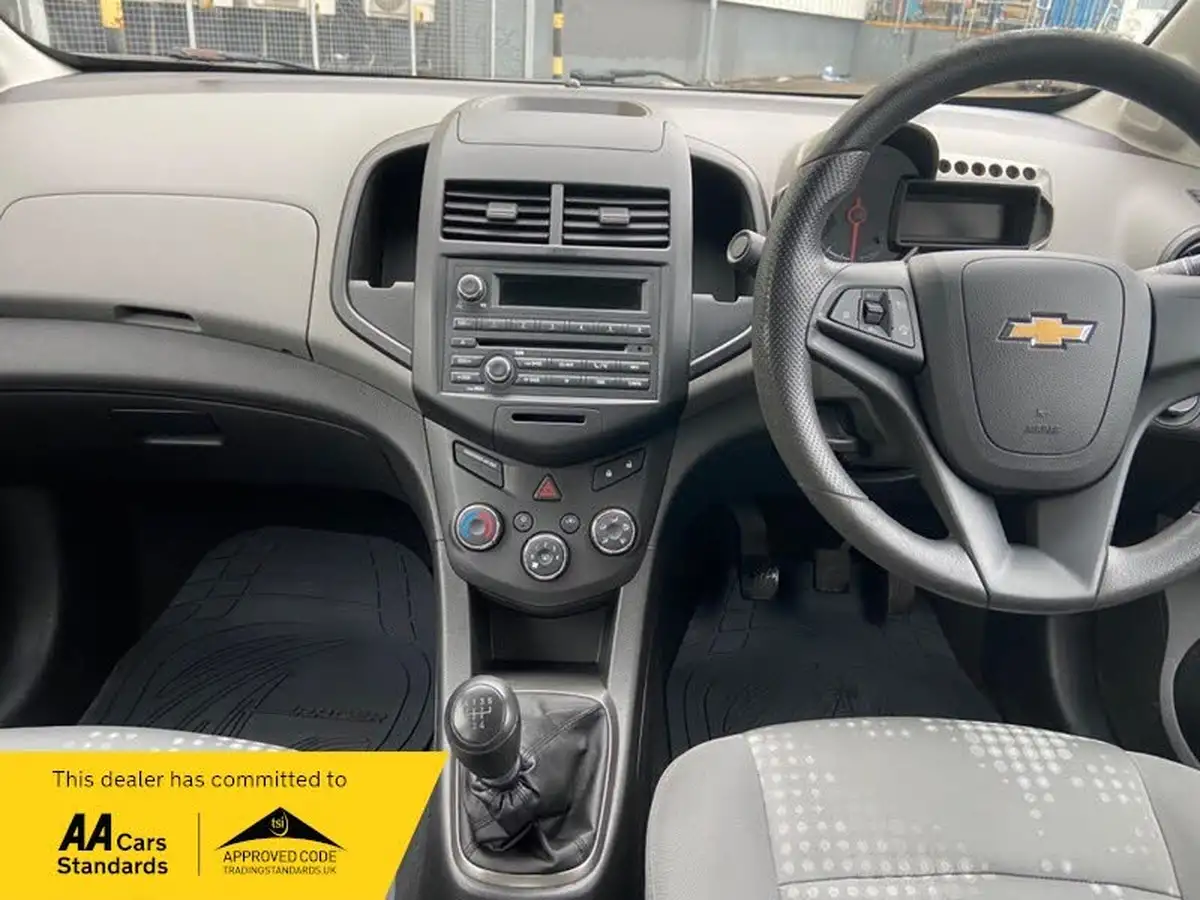 2012-chevrolet-aveo-12-ls-84bhp-1229cc-big-13