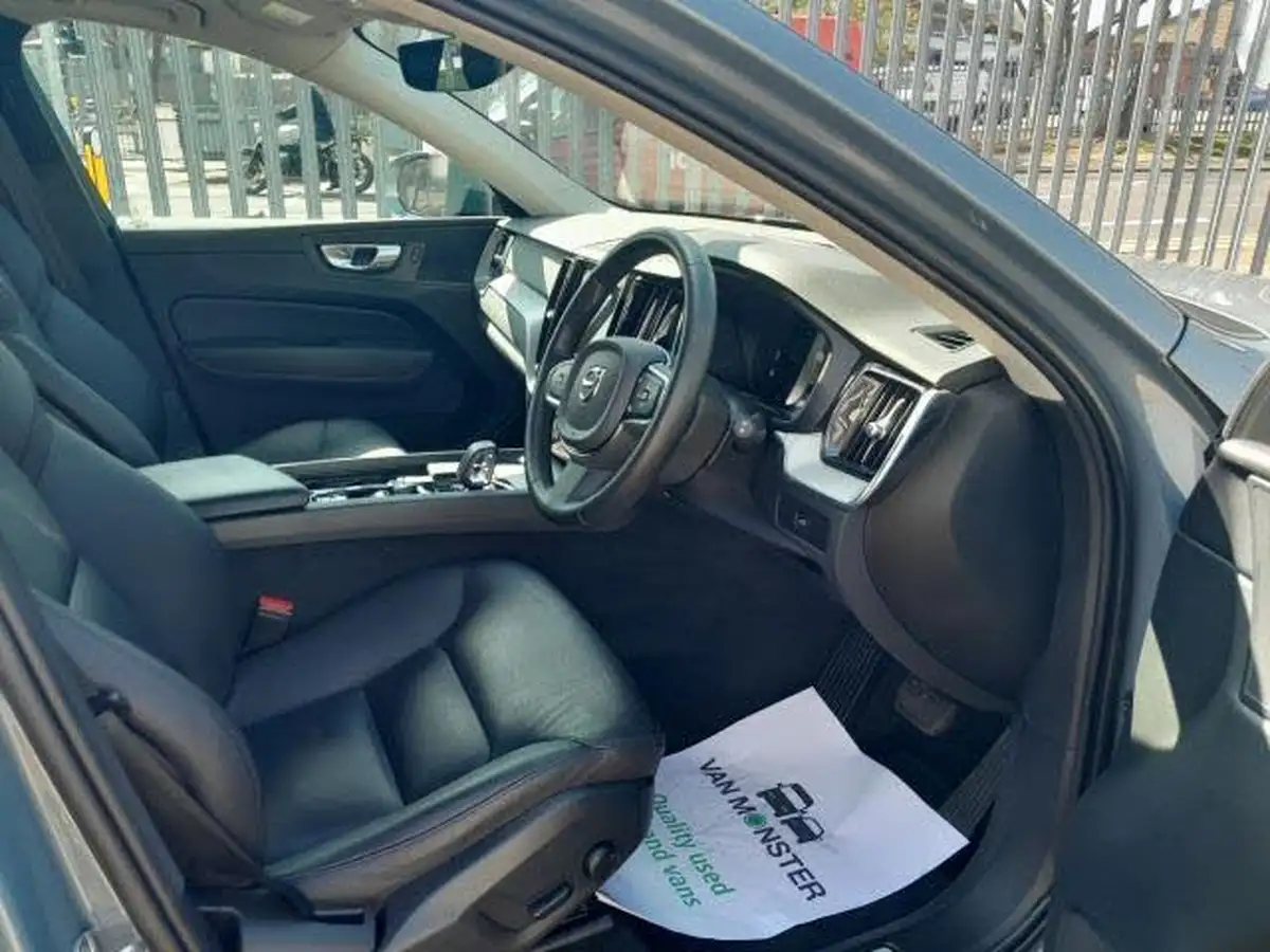 2022-volvo-xc60-20-b5-core-big-33