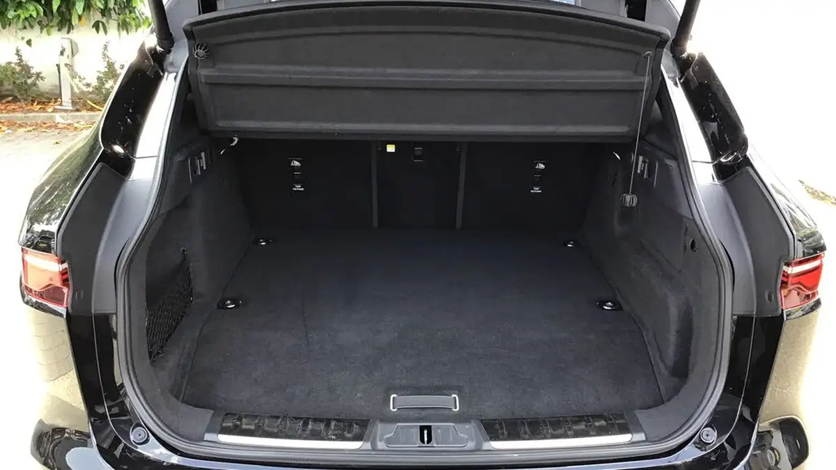 2023-jaguar-f-pace-20-p250-r-dynamic-hse-black-big-9