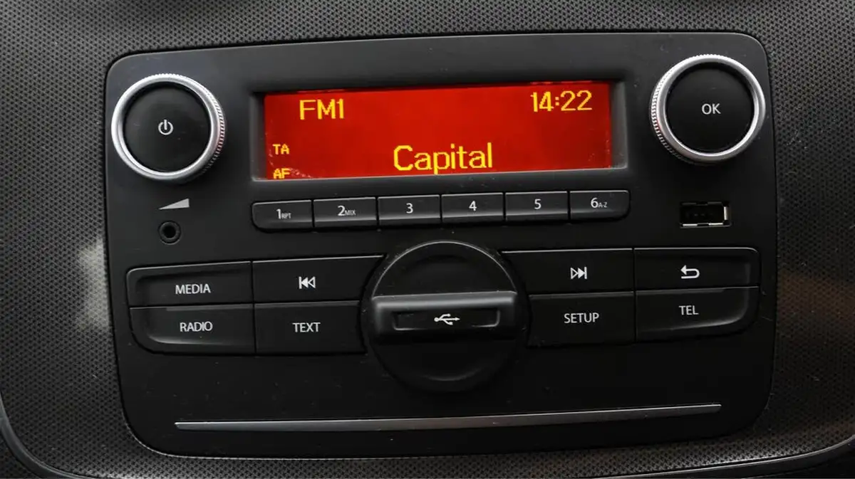 2020-dacia-sandero-stepway-09-tce-essential-big-11