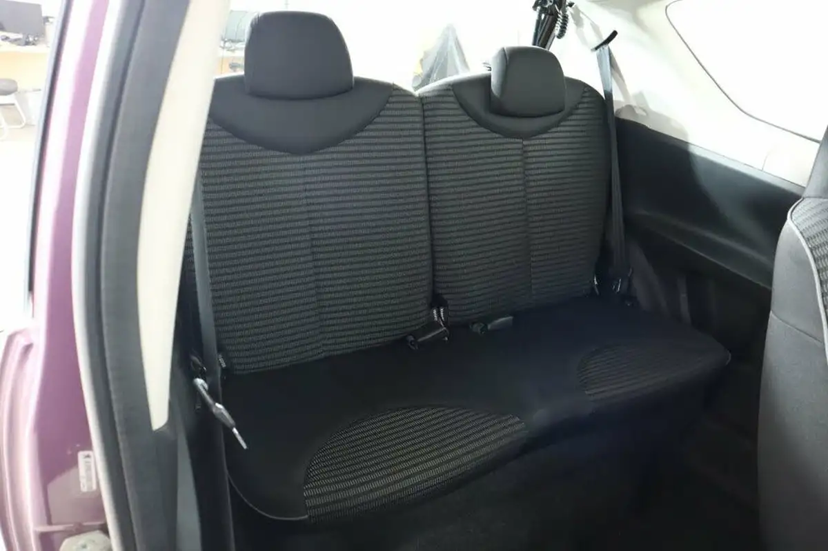 2013-peugeot-107-10-active-3d-big-23