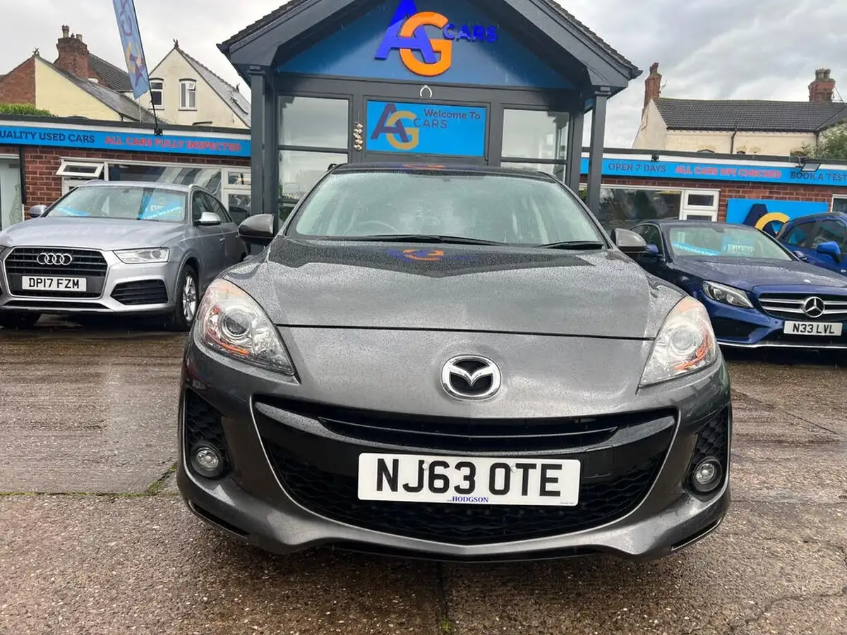 2013-mazda-mazda3-16-tamura-big-36