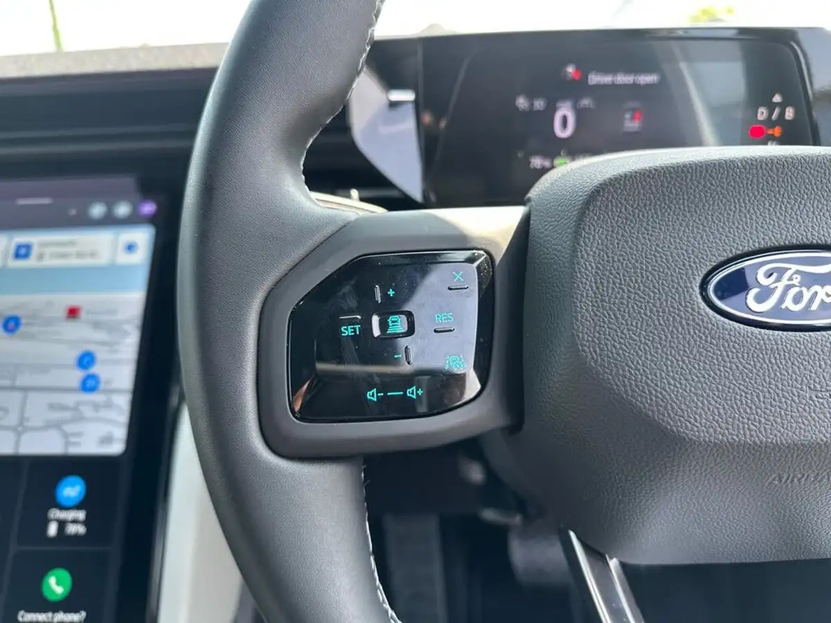 2024-ford-explorer-e-premium-286ps-77kwh-big-25
