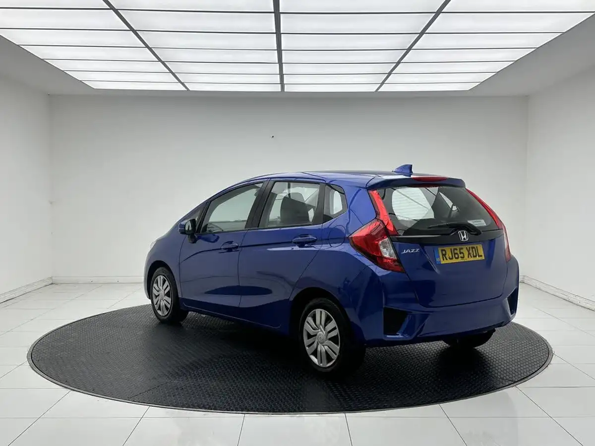 2015-honda-jazz-13-i-vtec-s-big-4