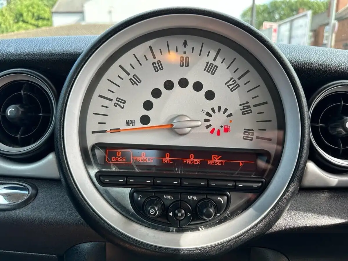 2012-mini-cooper-16-one-98bhp-hatchback-3d-auto-big-30