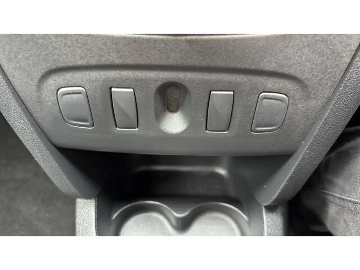 2019-dacia-sandero-10-sce-essential-big-25