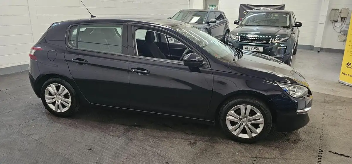 2016-peugeot-308-12-puretech-active-110bhp-big-10