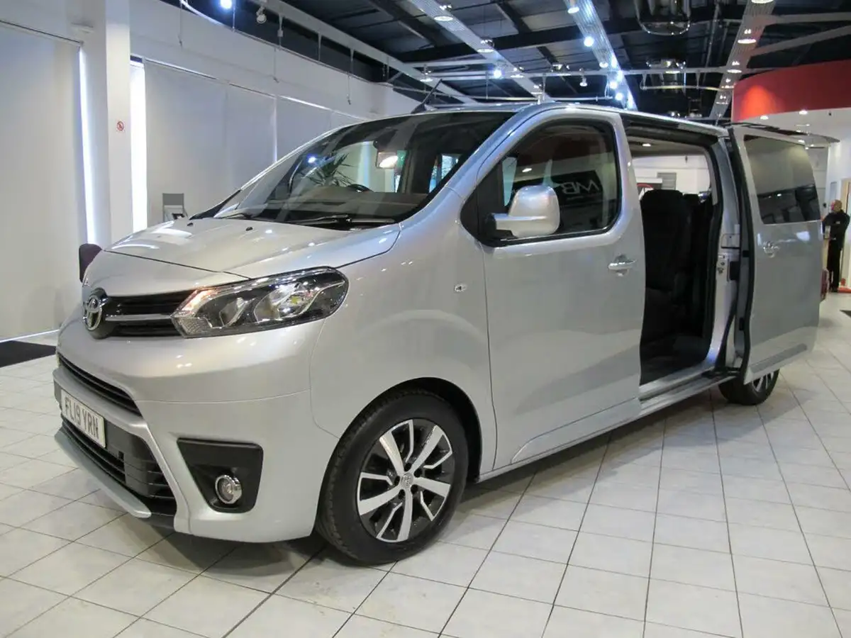 2019-toyota-proace-verso-20d-family-150ps-l1ss-big-74
