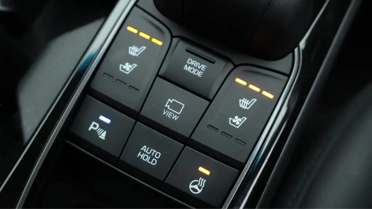 2021-hyundai-ioniq-e-premium-se-electric-100kw-big-29