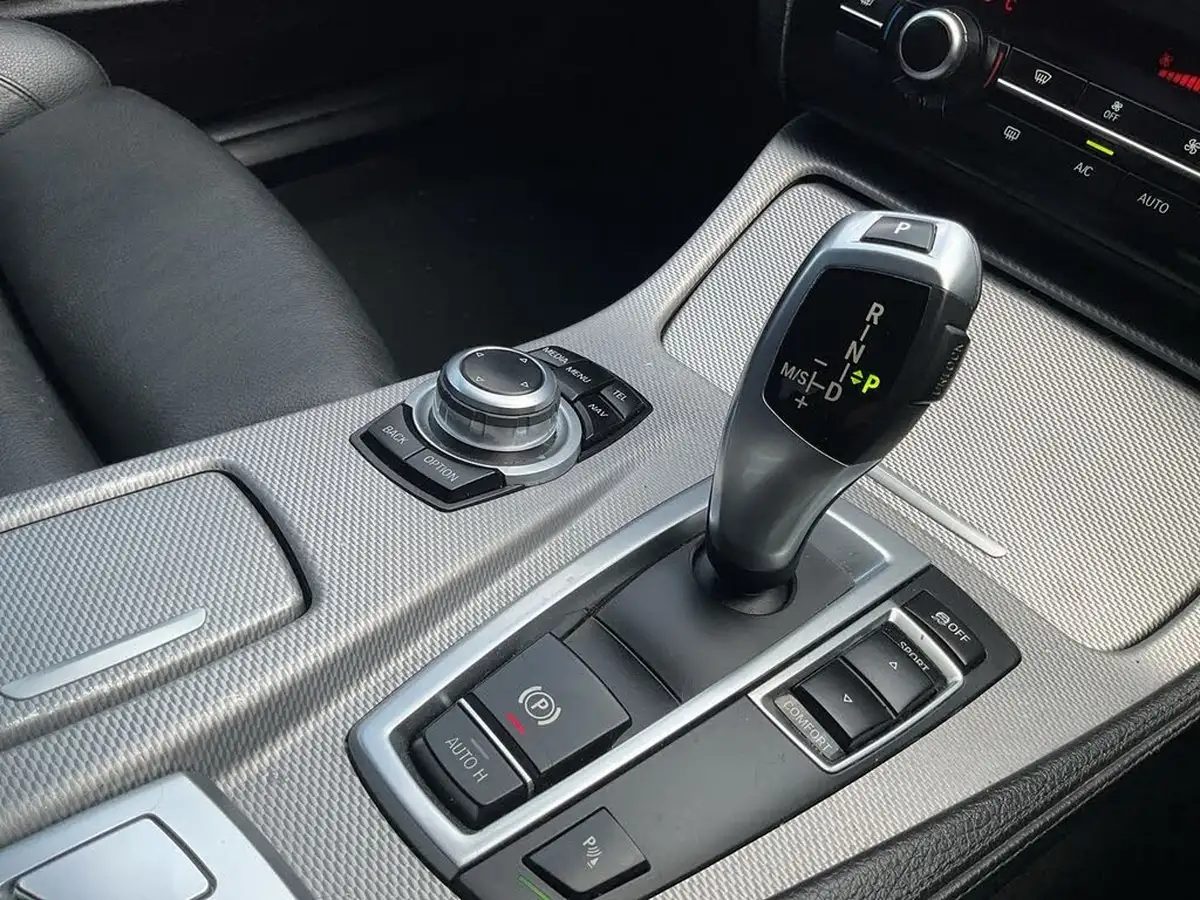 2015-bmw-5-series-20td-520d-m-sport-190bhp-saloon-4d-auto-big-24