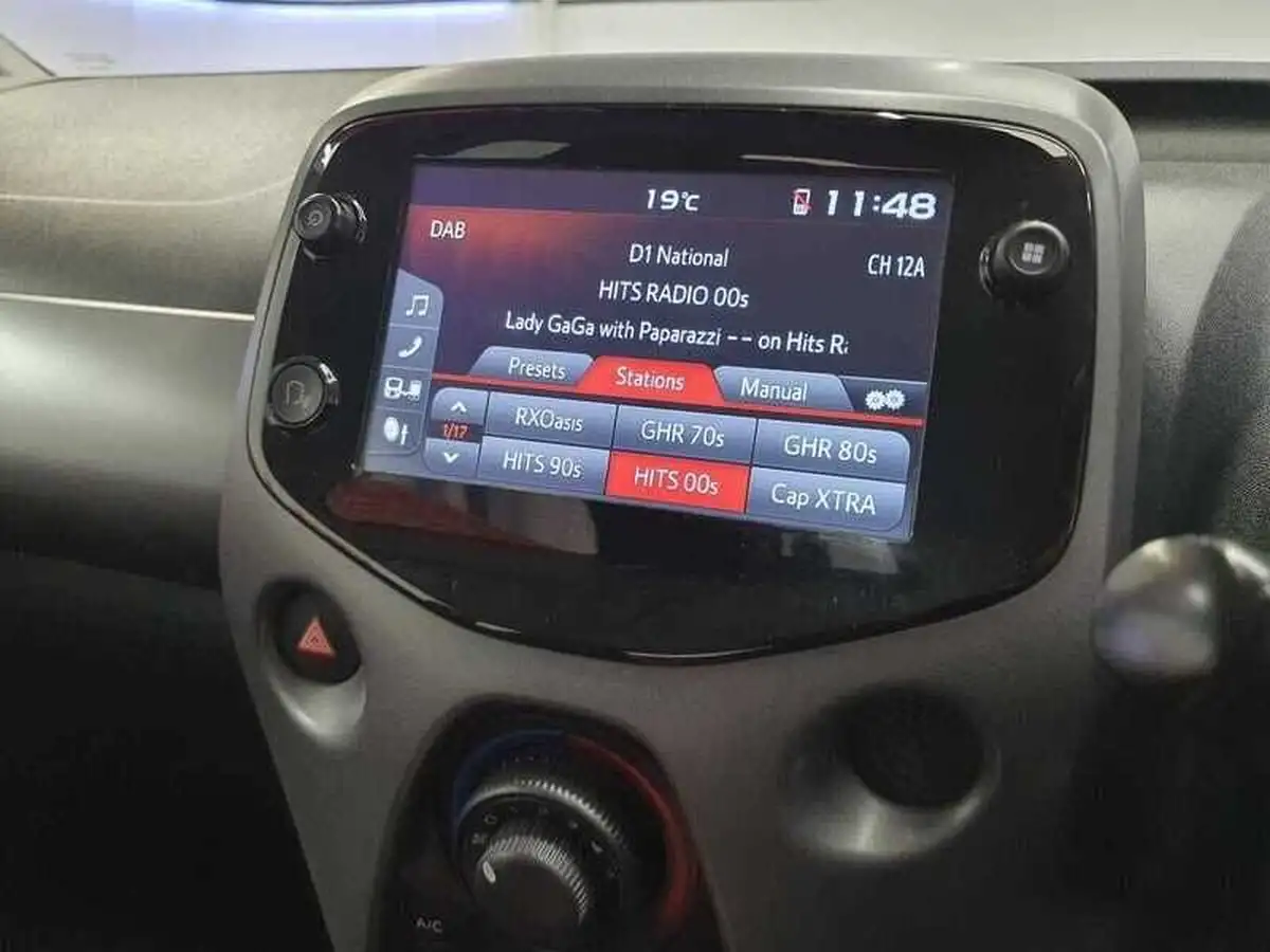 2021-toyota-aygo-10-vvt-i-x-play-tss-big-14