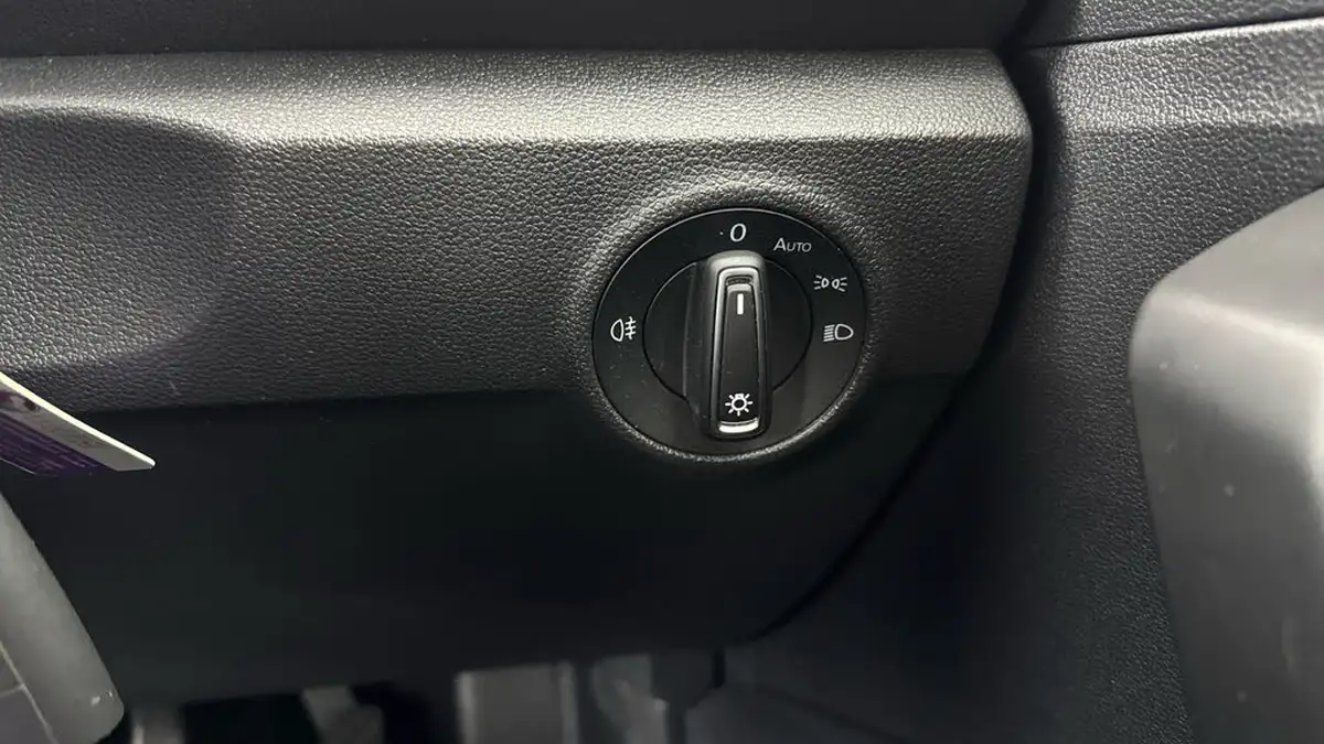 2019-volkswagen-t-roc-15-tsi-se-big-24