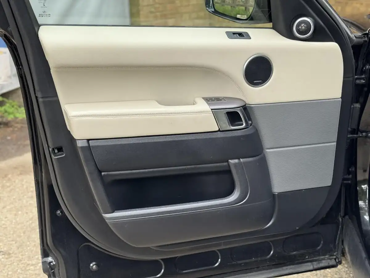 2018-land-rover-range-rover-sport-30-sd-v6-hse-sd-v6-big-42