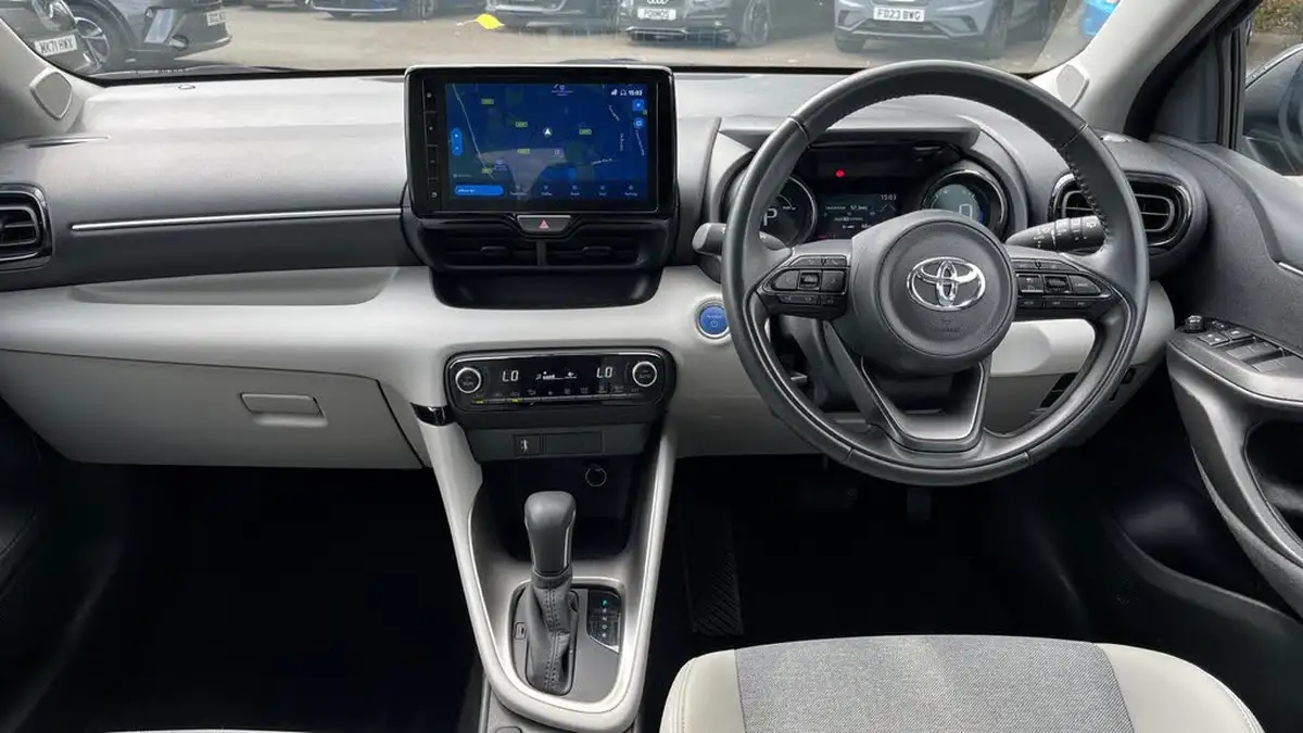 2022-toyota-yaris-cross-15-vvt-i-excel-city-packpan-roof-big-4