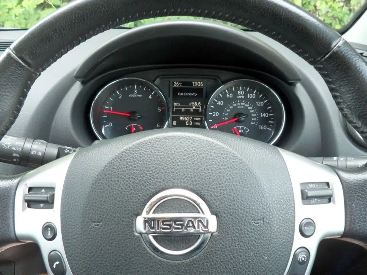 2010-nissan-qashqai-15td-acenta-big-73