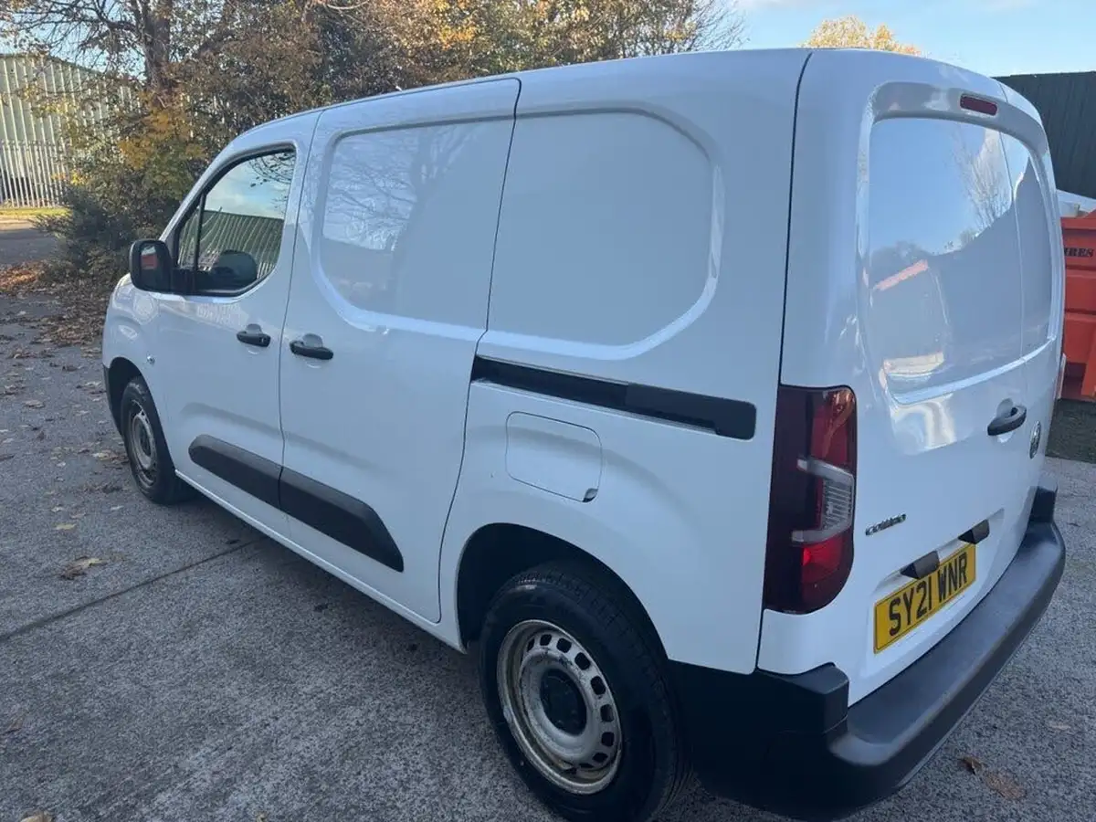 2021-vauxhall-combo-15cdti-edition-2000-100pseu6dt-big-10