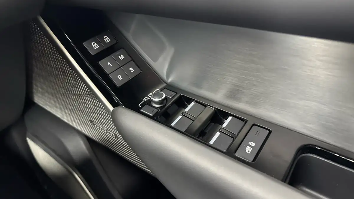 2022-land-rover-range-rover-velar-20-p400e-r-dynamic-hse-big-24